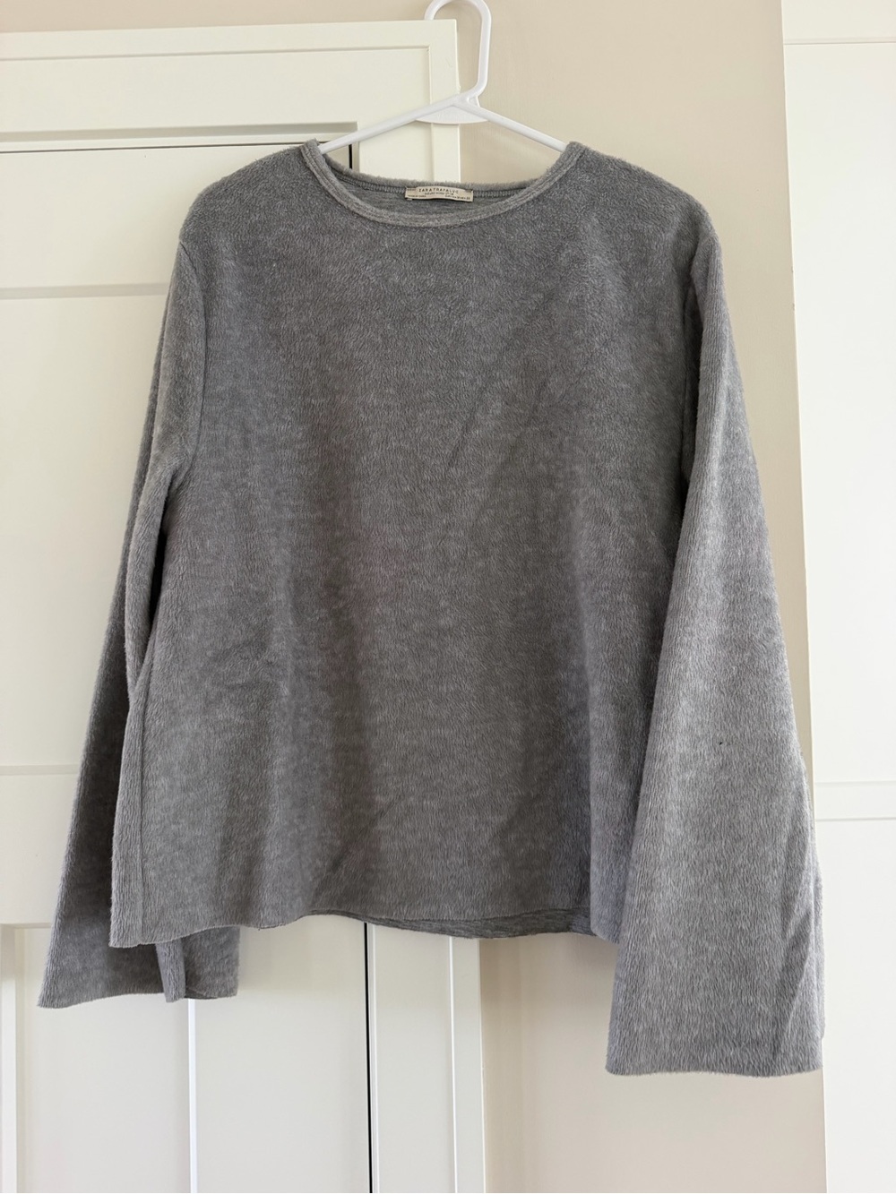 Zara Women's Light Gray Crewneck Sweater